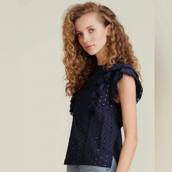 veronica beard
JIE EYELET TOP - NAVY - Picture 1 of 6